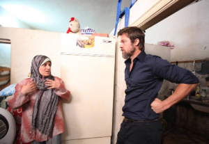 Brad-Pitt-besöker-flyktingar